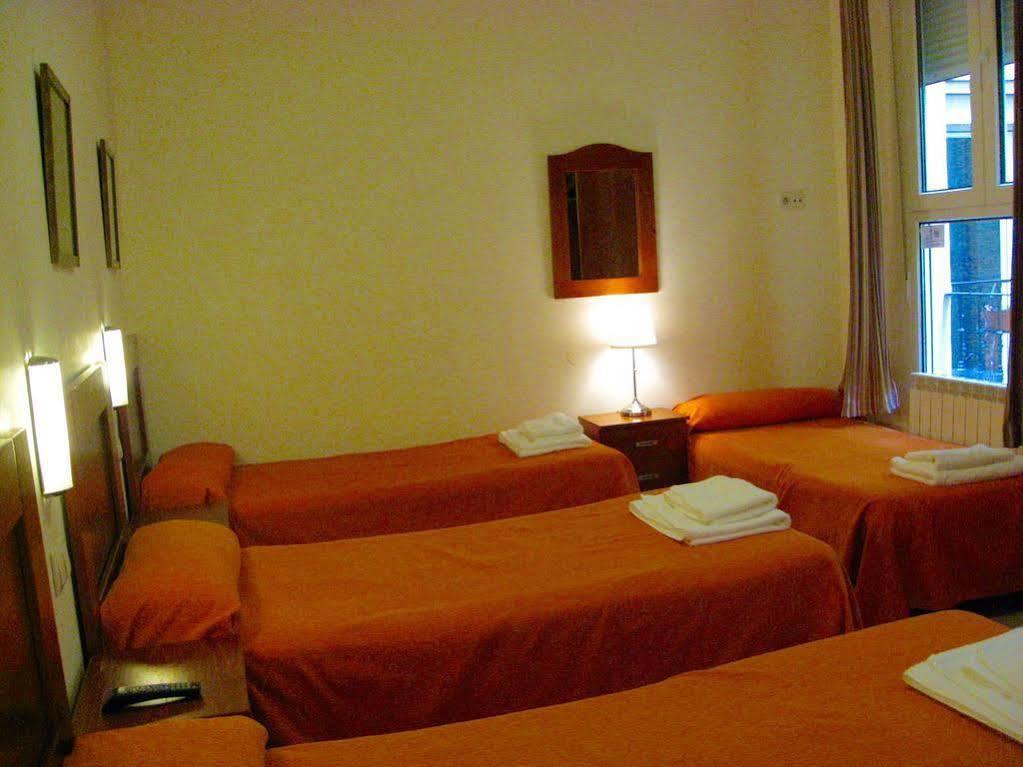 Hostal Tirso Plaza Madrid Luaran gambar
