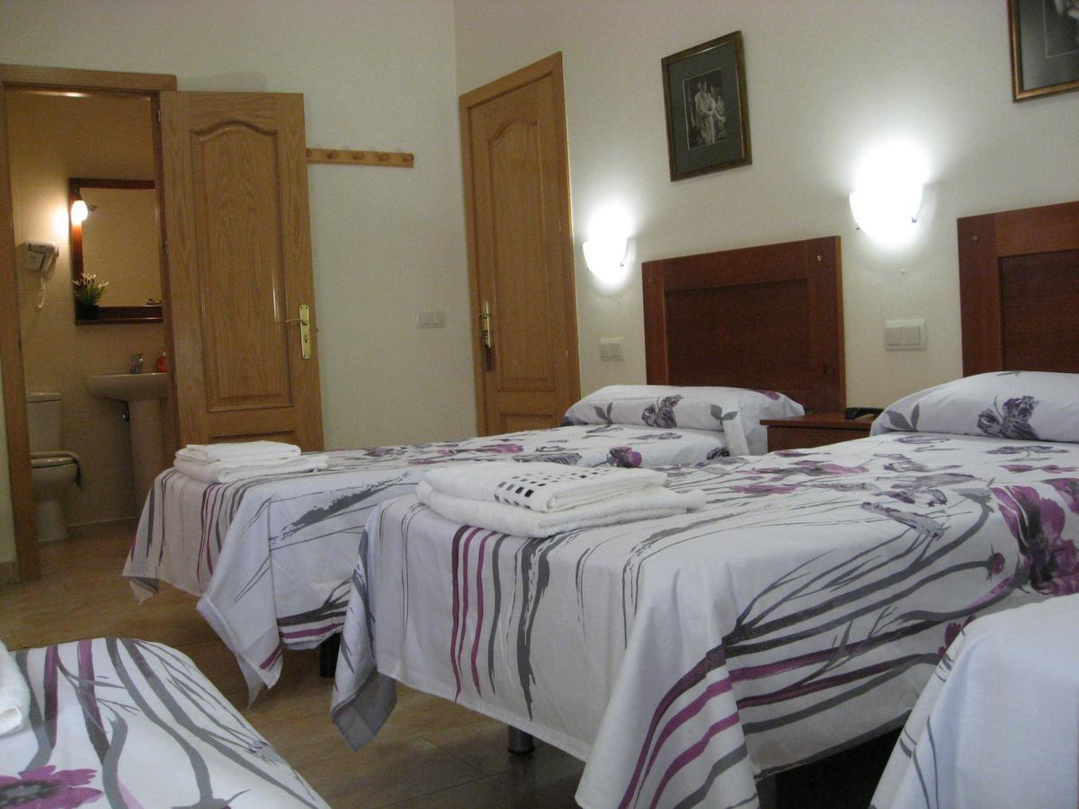 Hostal Tirso Plaza Madrid Luaran gambar