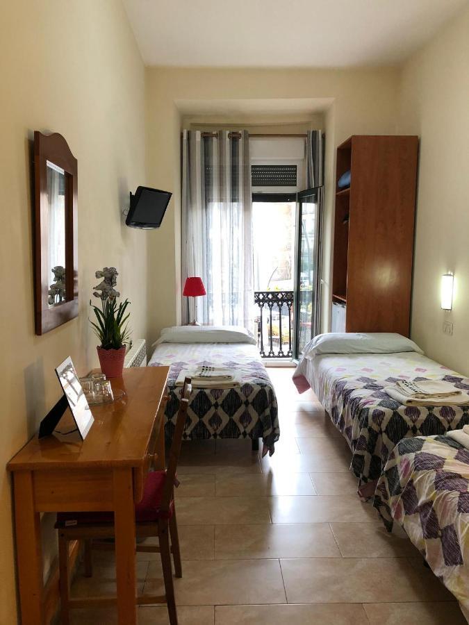 Hostal Tirso Plaza Madrid Luaran gambar