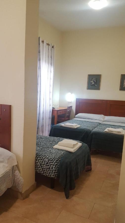 Hostal Tirso Plaza Madrid Luaran gambar