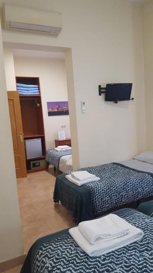 Hostal Tirso Plaza Madrid Luaran gambar